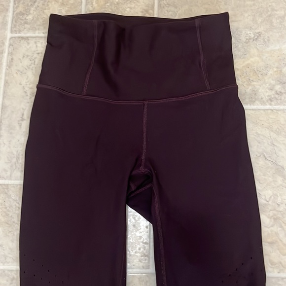 Lululemon dark burgundy tights size 4 - Picture 2 of 12